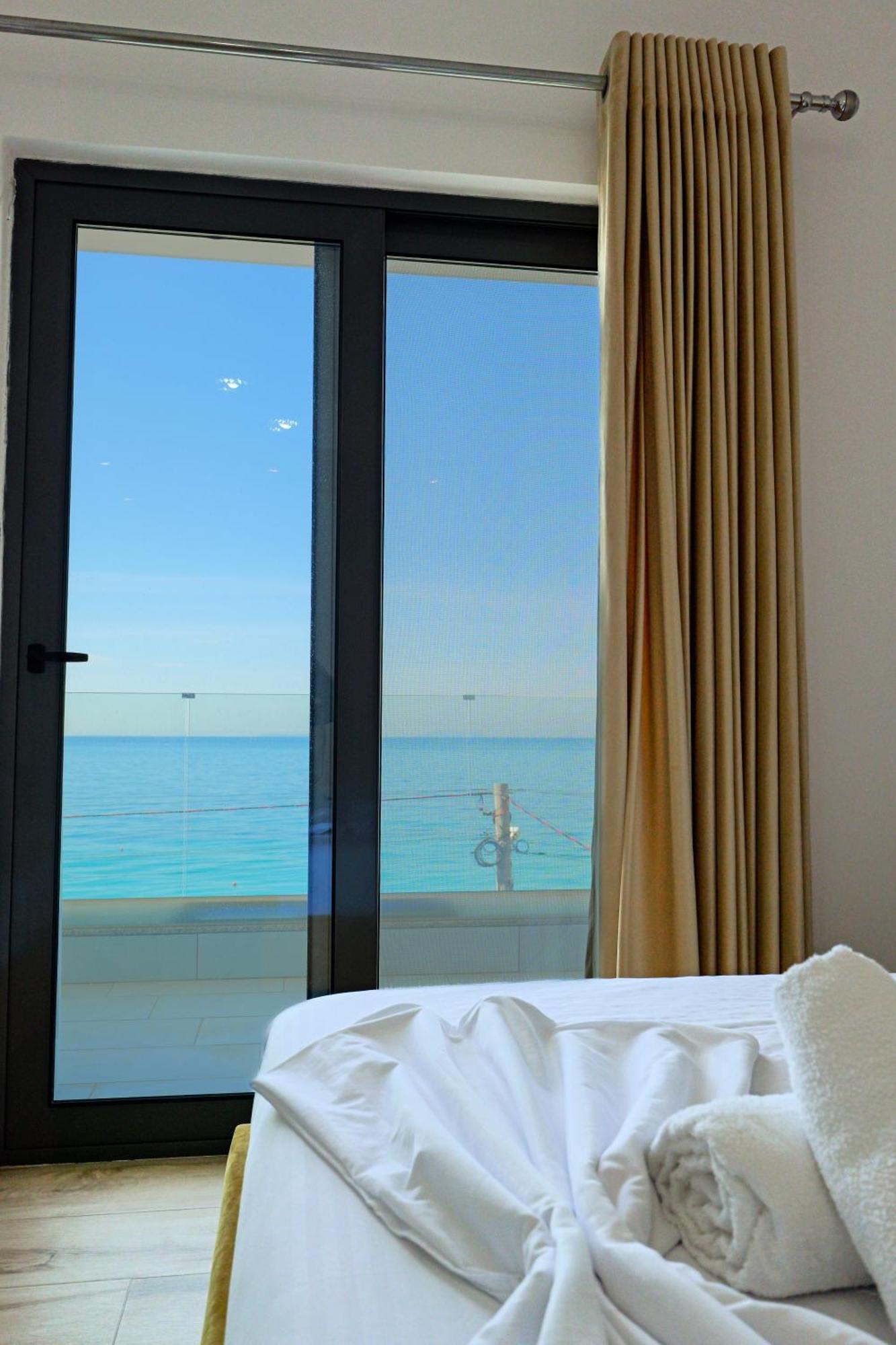 Hotel Take Borsh Luaran gambar